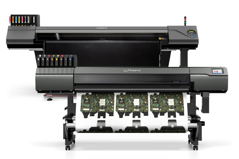 Dwie cyfrowe maszyny drukujące na opakowaniach