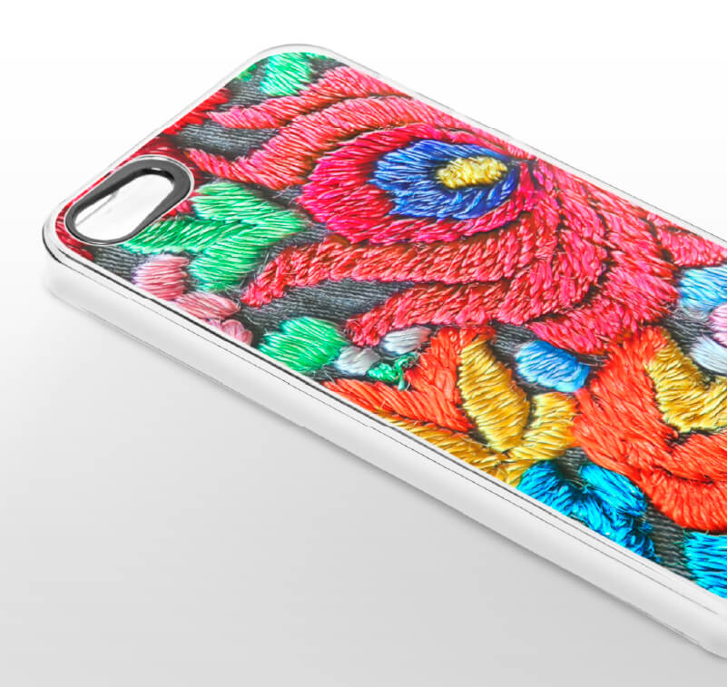 Uma capa para telemóvel com impressão digital e ilustração a cores de alta definição