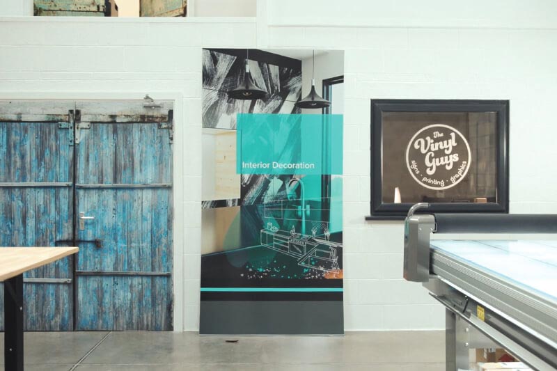 Panel de gran formato impreso en un taller de impresión