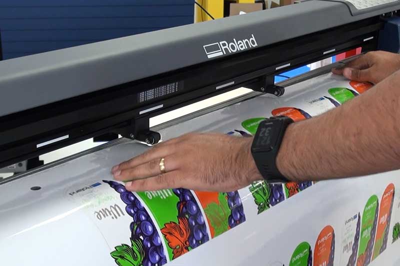 Producción de etiquetas con la tecnología de impresión y corte