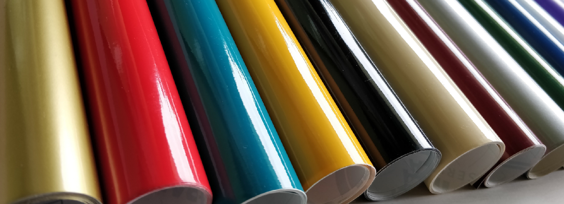 Roles of coloured vinyl for large-format print