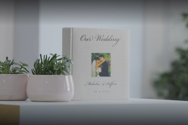 Vista del álbum de fotos de boda personalizado y producido mediante impresión DTF