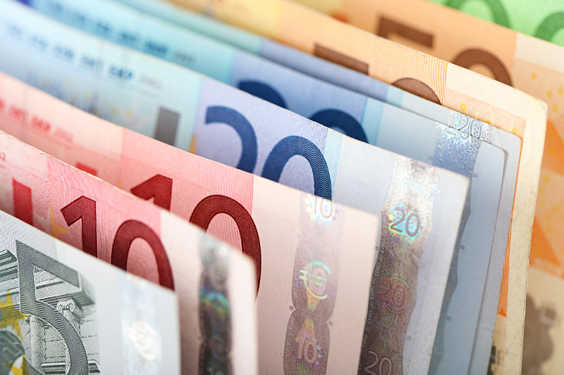 Una raccolta di banconote in euro