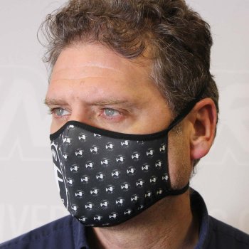Image d'un masque noir profond imprimé avec la technologie Roland