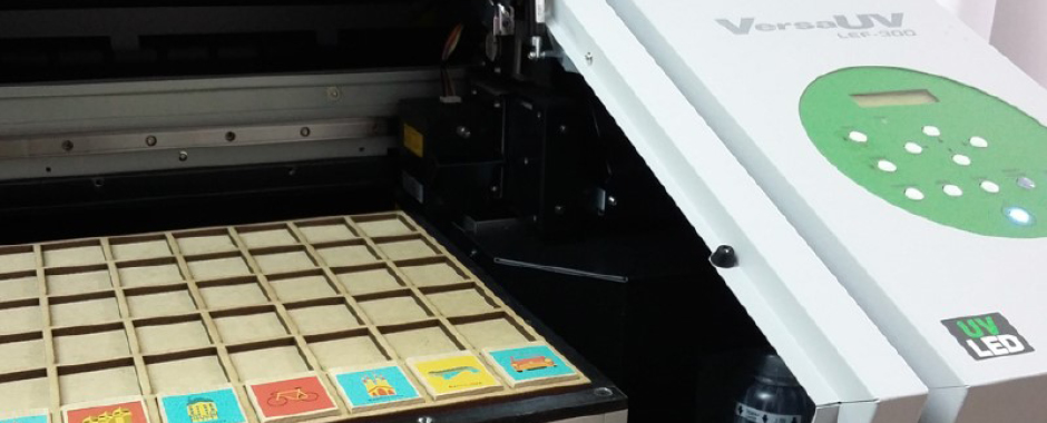 The brothers use a Roland VersaUV LEF benchtop flatbed printer to personalise a range of products