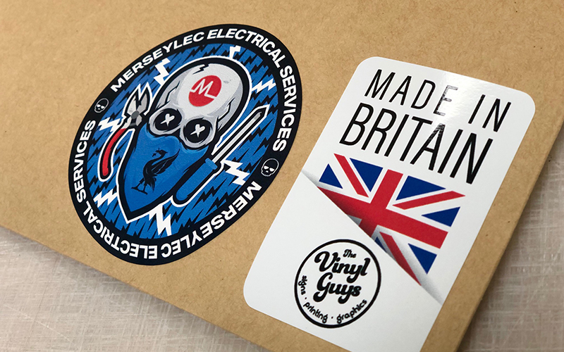 Los adhesivos de Made in Britain y Electrical Service creados por The Vinyl Guys
