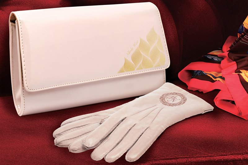 Imprimez directement sur des gants ou des agendas en cuir